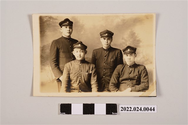 張子敬與人合照黑白照片 (共2張)