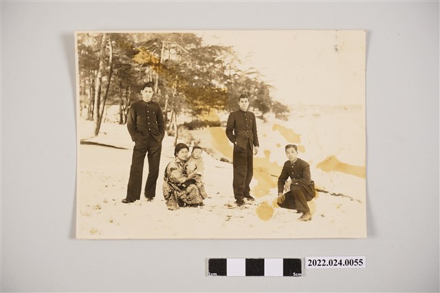 張子敬與人合照黑白照片 (共2張)