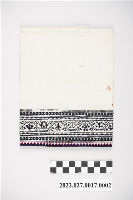 西拉雅族白底幾何圖形套褲(其二) (共2張)