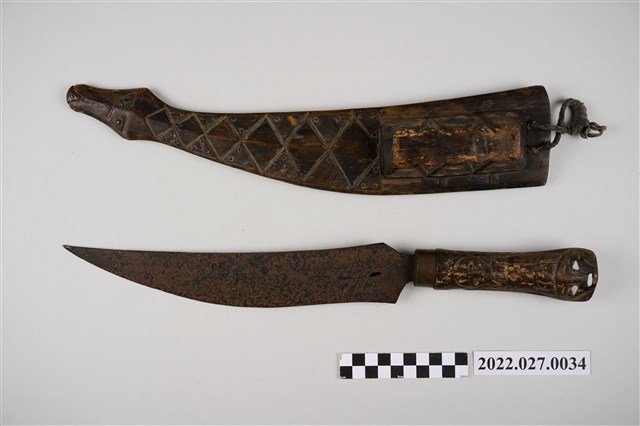 排灣族蛇紋佩刀組 (共3張)