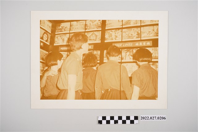 北一女學生參觀展覽照片 (共2張)