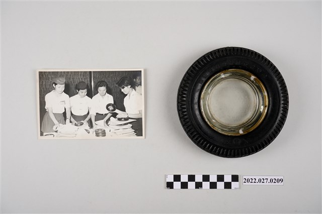 臺灣省交通處公路局菸灰缸紀念物與照片 (共2張)