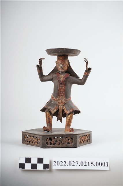 憨番造型錫製燭臺之一 (共7張)