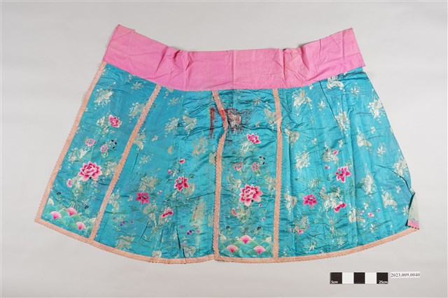 藍底牡丹染印桌裙 (共8張)