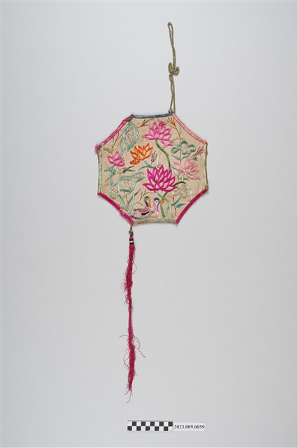 八角型荷花紋掛飾 (共3張)