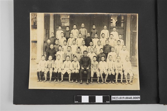 新竹第一公學校第31屆仁班全體合照 (共1張)