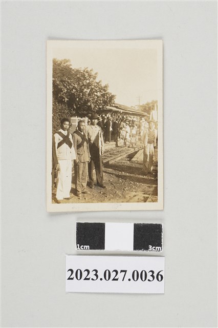 徐家文物人物合照黑白照片 (共2張)