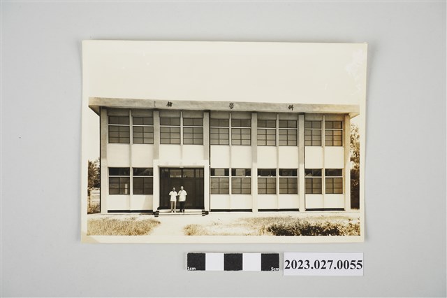 徐家文物人物建築合照黑白照片 (共2張)