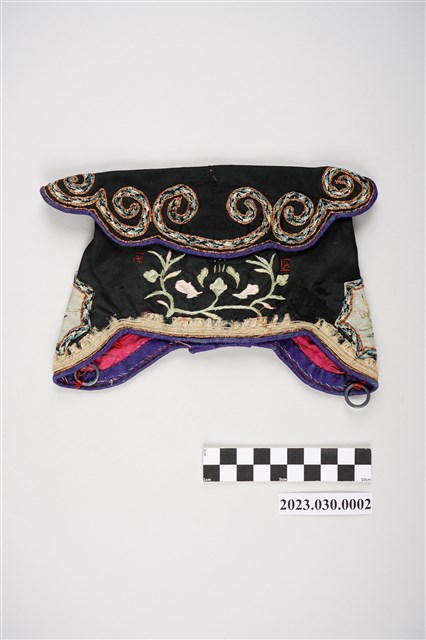 黑地彩繡花草紋碗帽 (共2張)