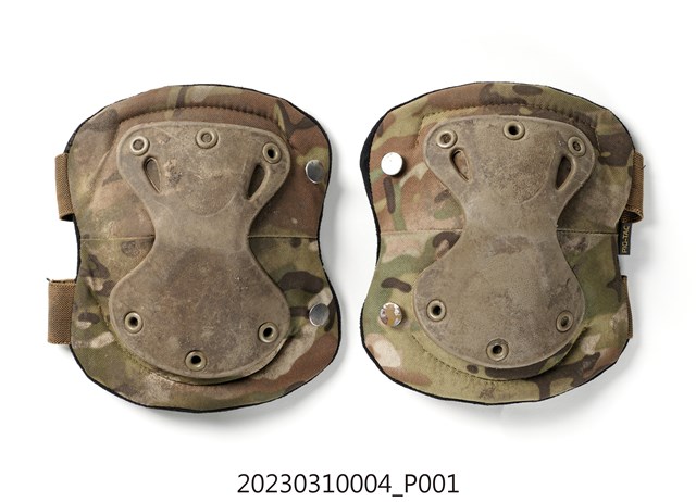 曾聖光戰地用護膝 (共5張)