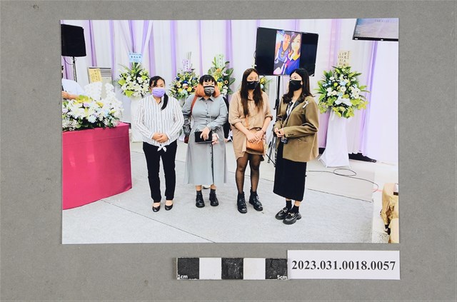 曾聖光追思告別回憶錄相片57 (共2張)