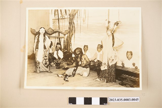 爪哇面具戲與甘美朗奏樂演出印度神話「拉瑪雅娜的故事」 (共2張)