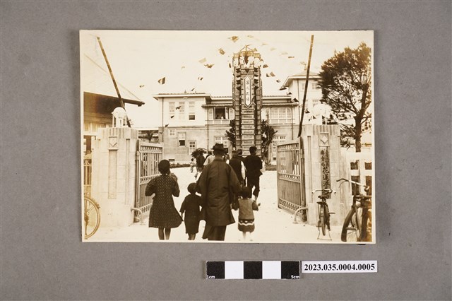 臺灣總督府專賣局花蓮港支局長笹川貫治相簿照片5 (共2張)