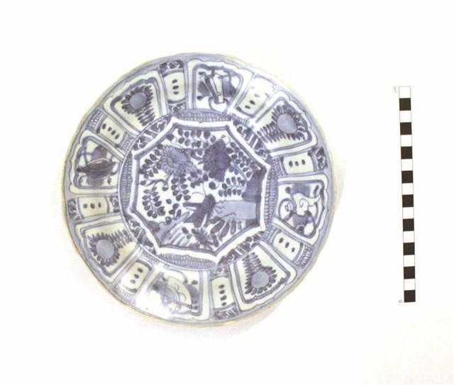 青花錦地開光草蟲紋盤 (共8張)