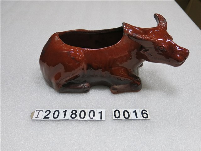 陶製水牛 (共1張)