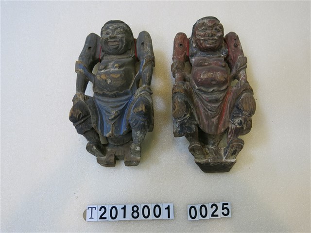 木雕憨蕃頂樑 (共1張)