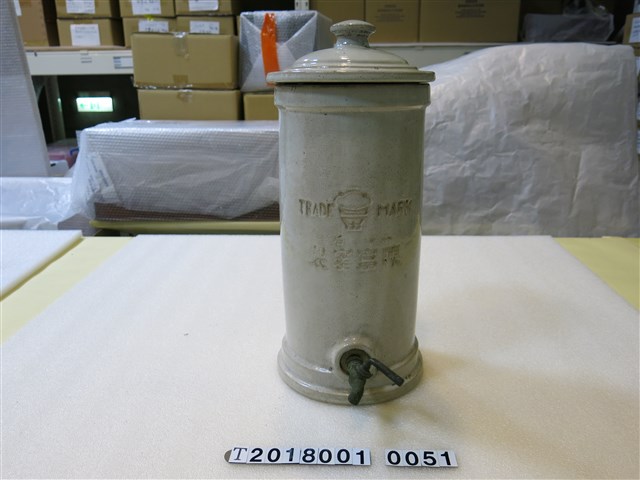 陶製臺南陳富窯茶罐 (共1張)