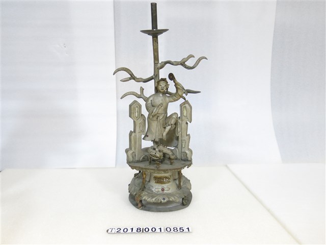劉海戲金蟾造型錫製燭臺（2） (共1張)