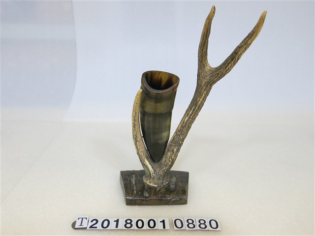 牛角花瓶 (共1張)