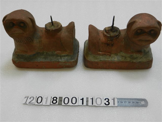 平埔族獅子造型燭台組 (共1張)