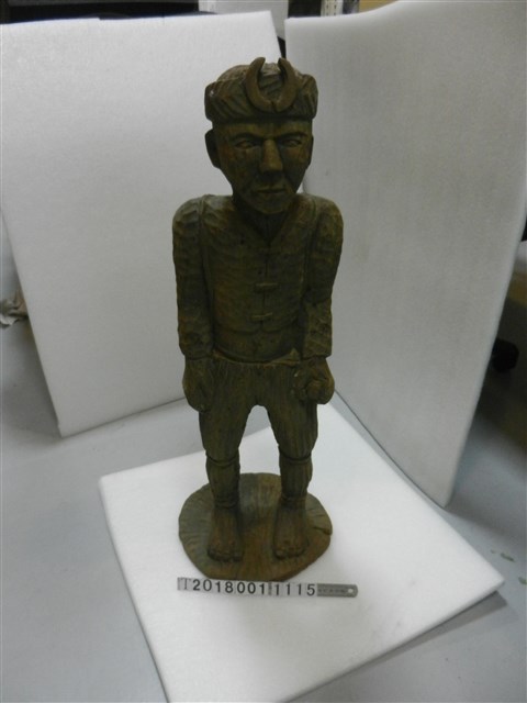 原住民木雕人偶 (共2張)