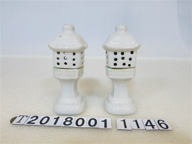 神社造型燭台 (共1張)