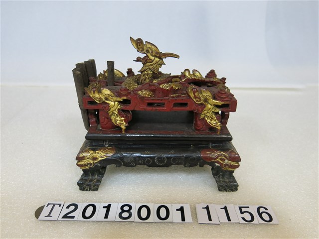 「朝拜名山」金龍浮雕案形木質香座 (共2張)