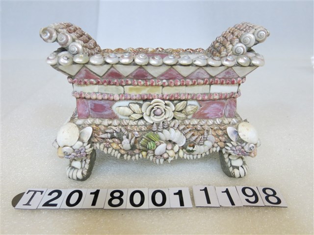 翹頭獅腳貝殼拼貼薦盒 (共1張)