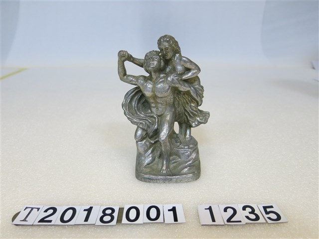 鋁製雙人擺飾 (共1張)