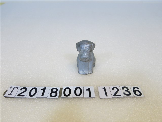 鋁製小狗擺飾 (共1張)
