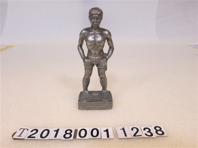 鋁製蛙人擺飾 (共1張)