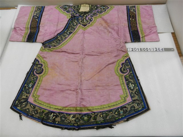 粉色女用大襟衫 (共2張)