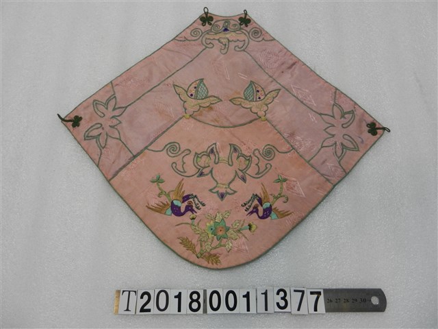 花鳥刺繡菱形肚兜 (共1張)