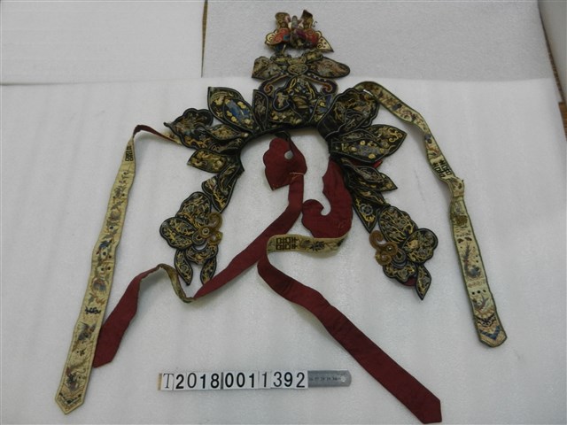 金色囍字蝴蝶雲肩 (共1張)