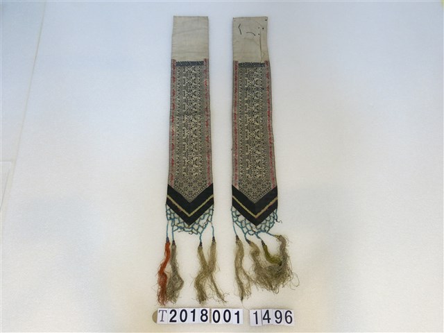 白底紅邊織花布帶(2) (共1張)