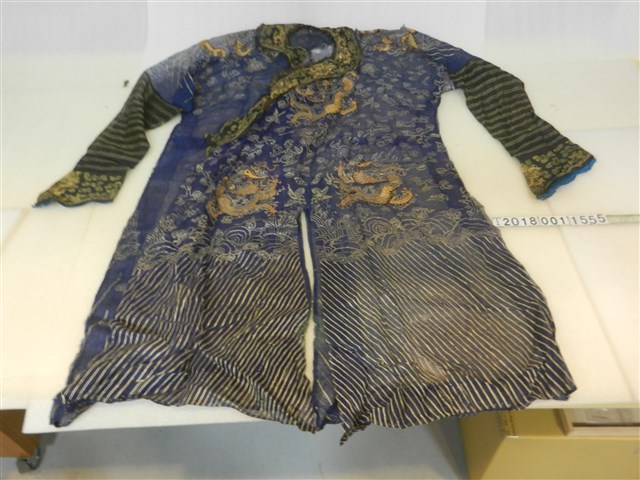 交領右衽五爪龍紋藍色戲服 (共1張)