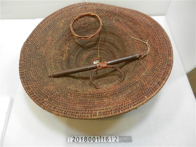 藤製盾牌 (共2張)