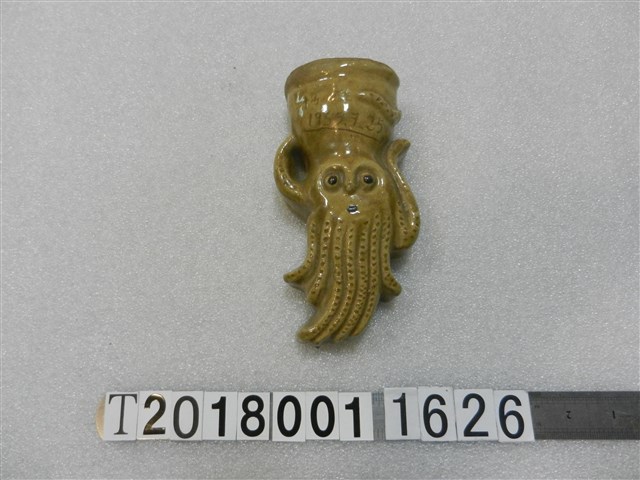 陶製烏賊裝飾 (共1張)