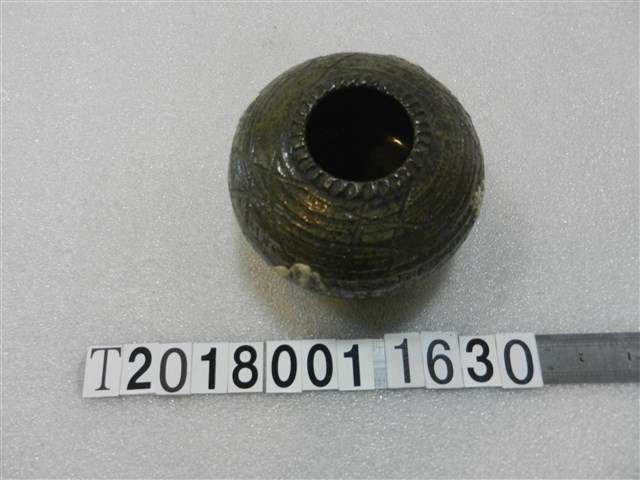 陶瓷凹底粗糙面花瓶 (共1張)