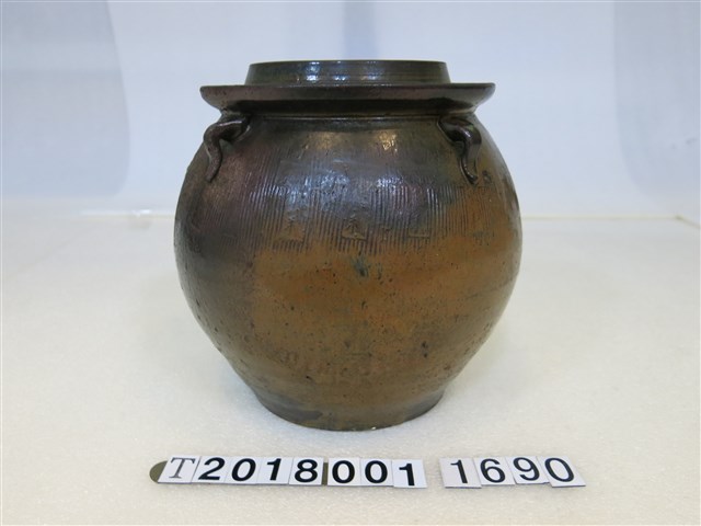 協利大甲東四耳有槽油甕 (共1張)