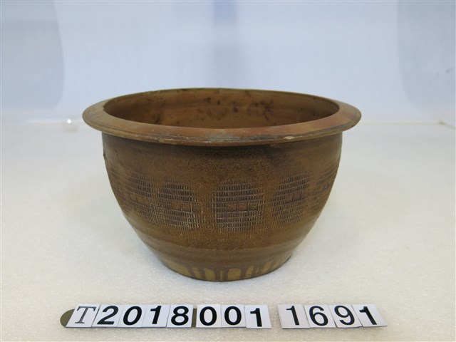 大甲東素色廣口角缽 (共1張)