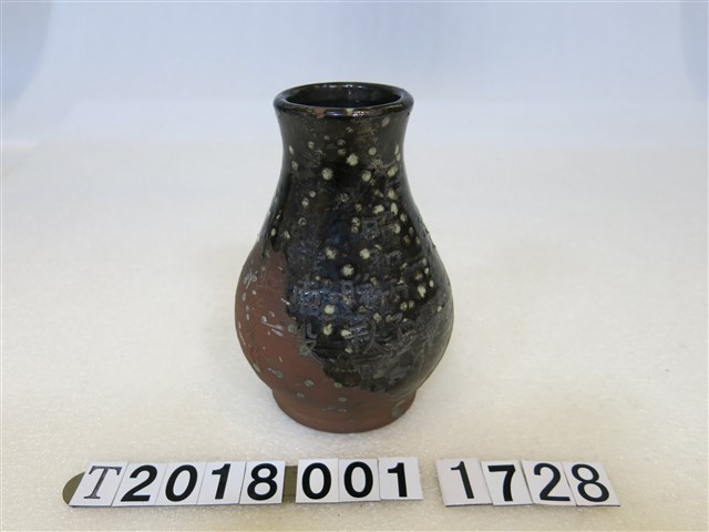 南投虹丘人作黑色花瓶 昭和丙子年 (共1張)