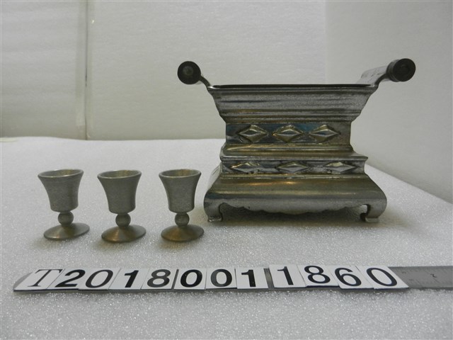 鋁製薦盒與酒器 (共1張)