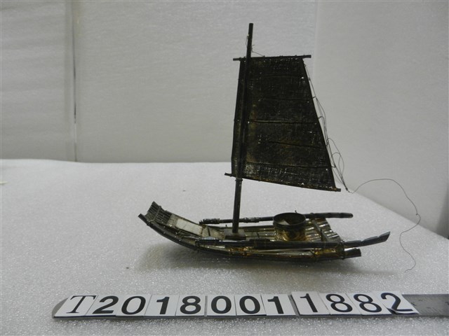銀製竹筏模型 (共1張)