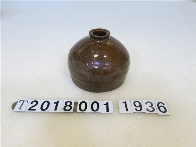 南投小平口甕 (共1張)