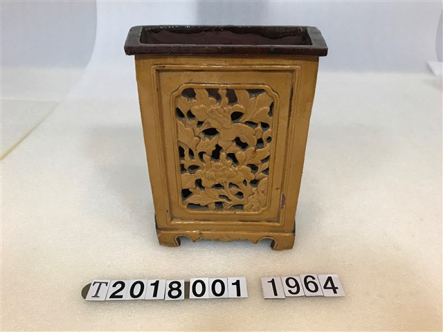 陶製花朵紋飾香筒 (共2張)