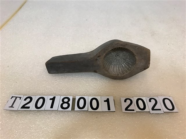 花底圓立體糕餅握柄模具 (共1張)
