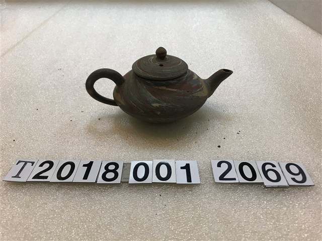 苗栗吳開奐彩泥紋胎把手茶壺 (共1張)
