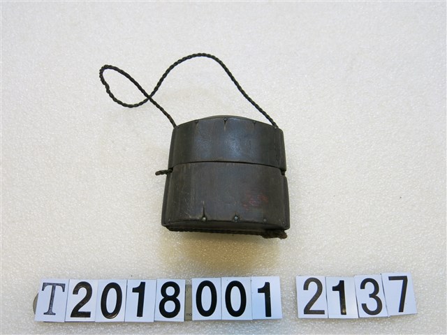 木製可吊掛菸草盒 (共1張)