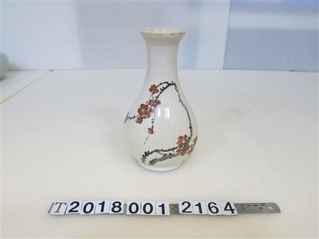 陶瓷梅花花瓶 (共1張)